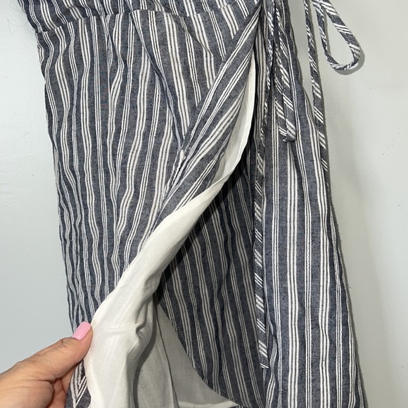 NEW!! Summer Wrap Dress - Picture 4 of 9